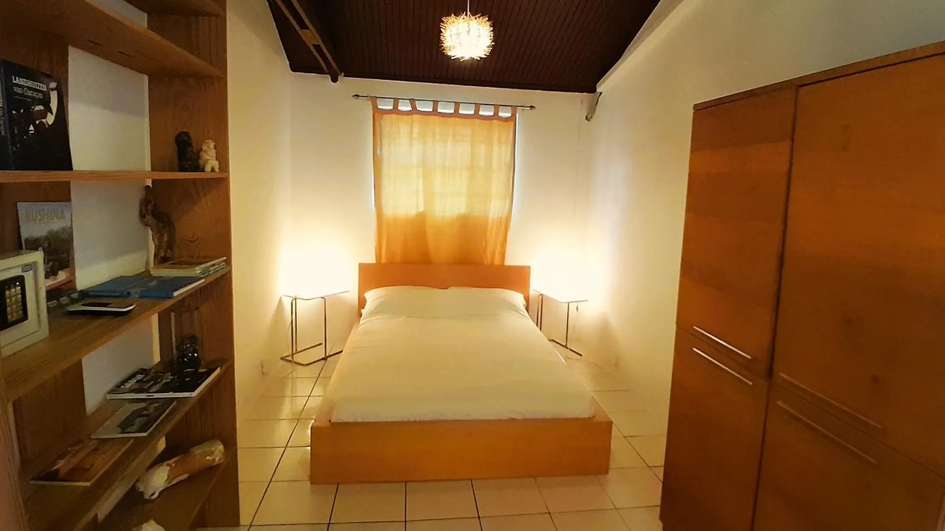 Kura Wayaka Tropical Garden Apartment Willemstad