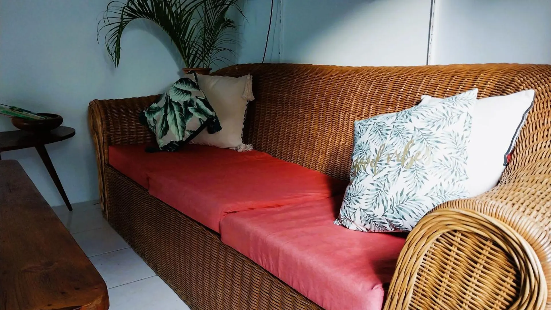 Kura Wayaka Tropical Garden Apartment Willemstad