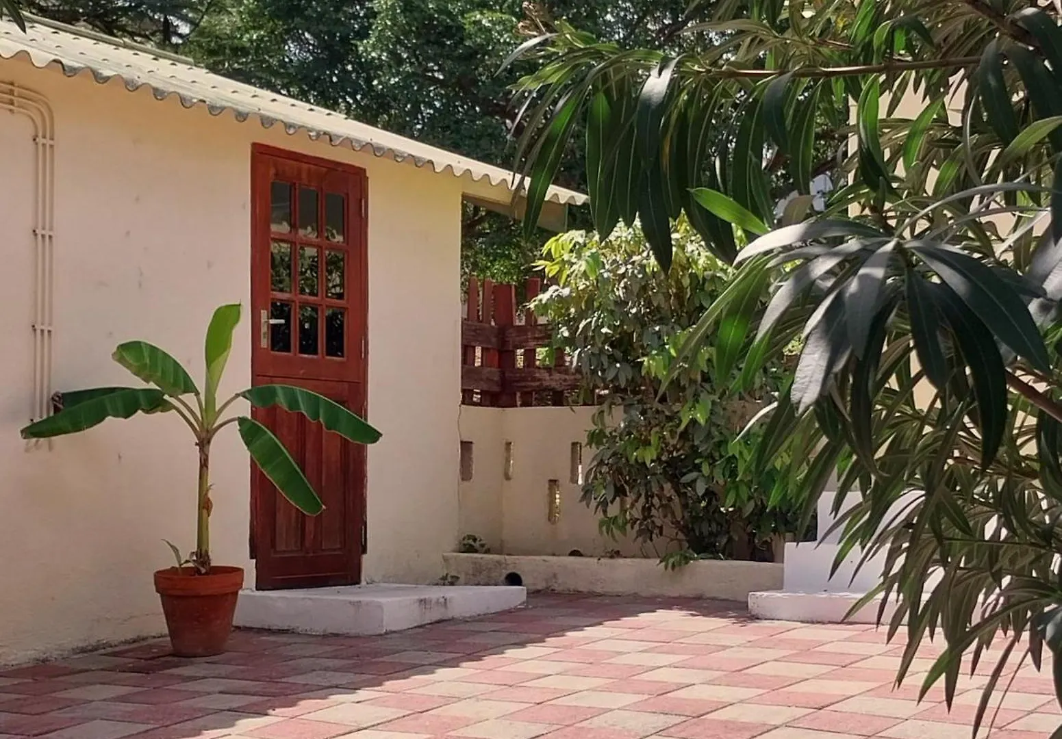 Kura Wayaka Tropical Garden Apartment Willemstad Curacao