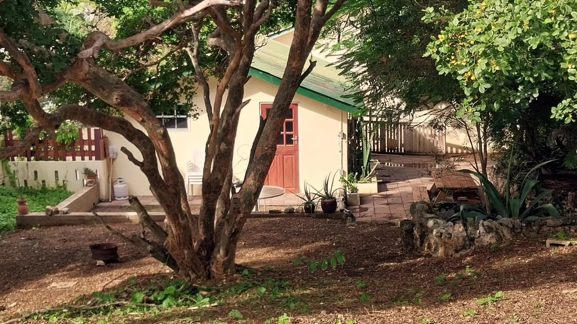 Kura Wayaka Tropical Garden Apartment Willemstad Curacao